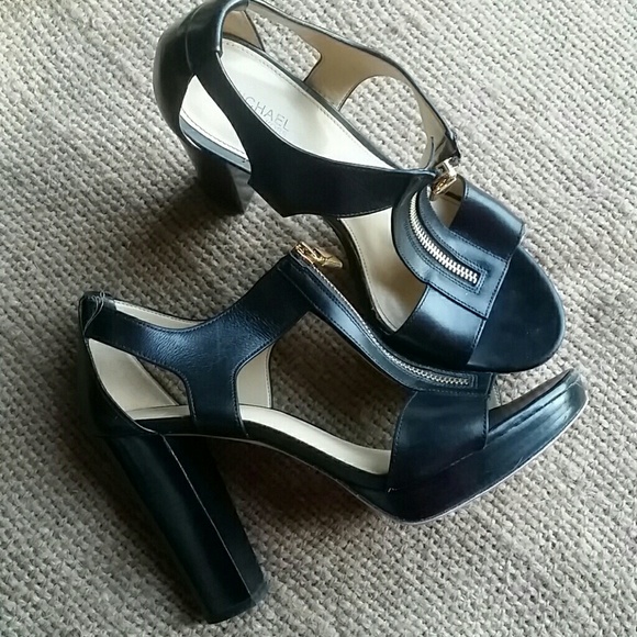 Michael Kors heels - Picture 2 of 8